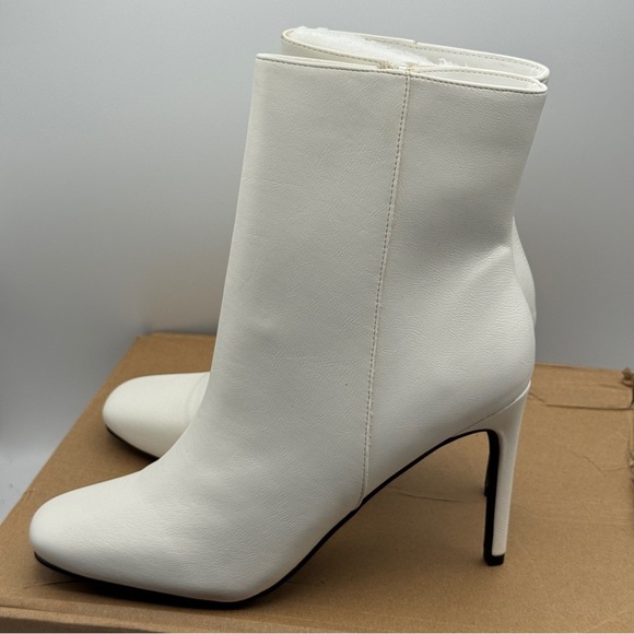 Journee Collection Silvy White Stiletto Booties - Picture 3 of 8